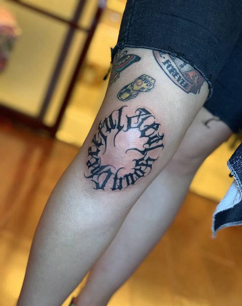 花体字纹身图片_腿部花体字纹身图案