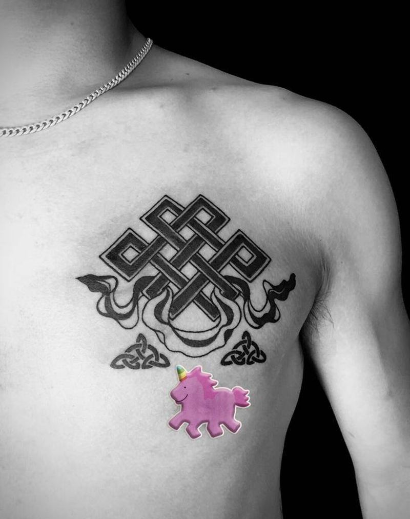 遮盖纹身图片_胸部纹身图案