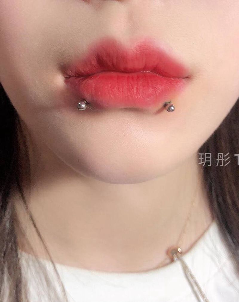 穿孔 恶魔钉纹身图片_穿孔纹身图案