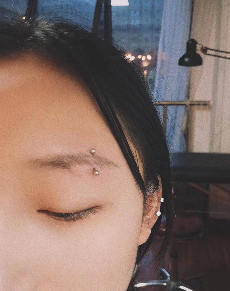 穿孔 眉钉纹身图片_穿孔纹身图案