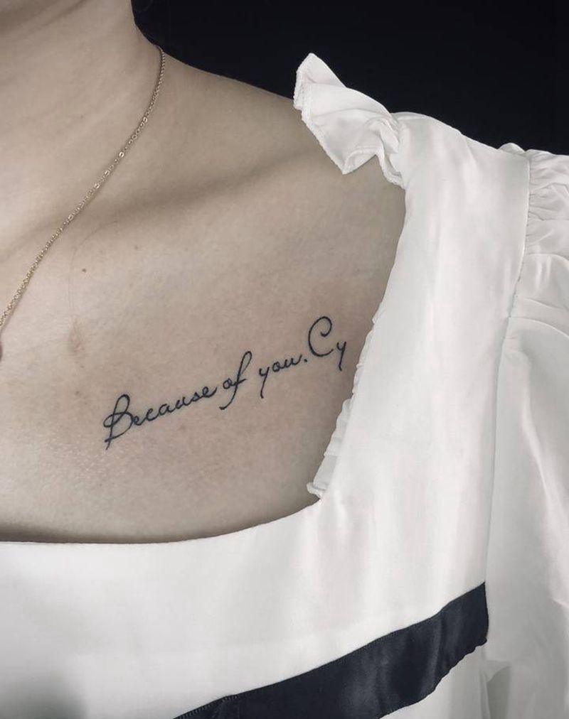 字母纹身图片_胸部纹身图案