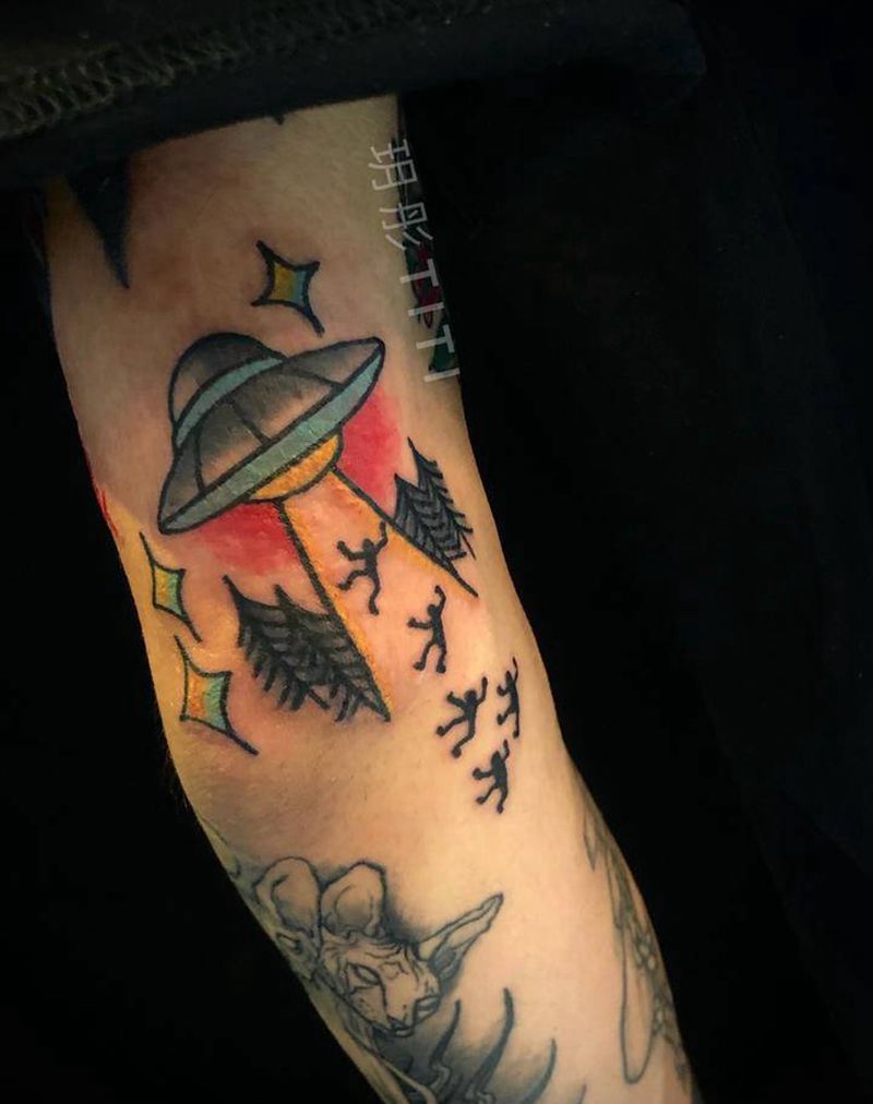飞船纹身图片_手臂Old School纹身图案