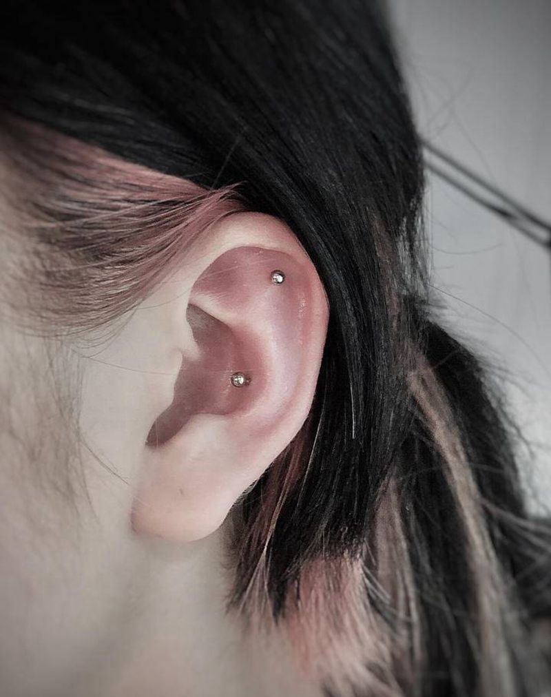 耳骨钉纹身图片_穿孔纹身图案