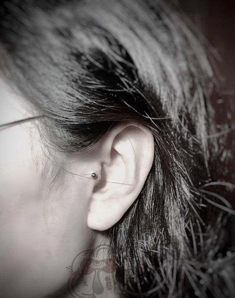#小耳朵/耳屏钉纹身图片_穿孔纹身图案