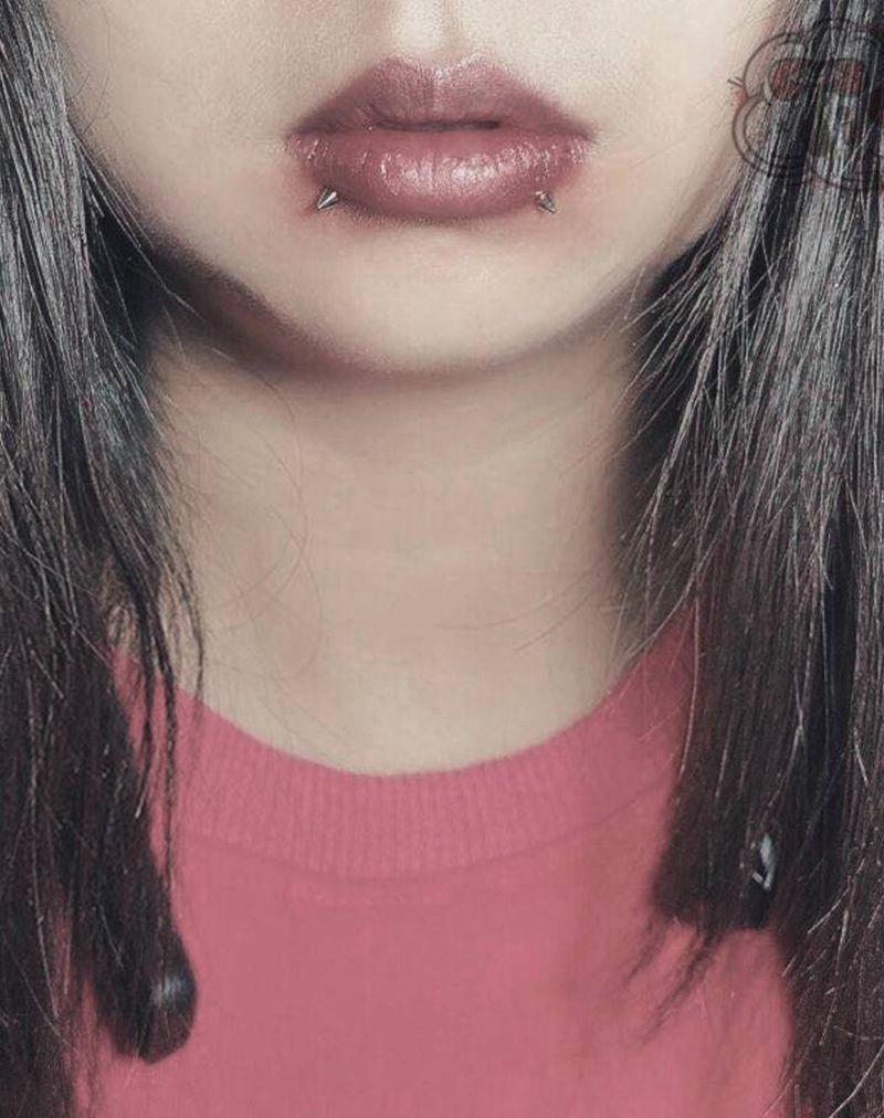 恶魔钉纹身图片_穿孔纹身图案