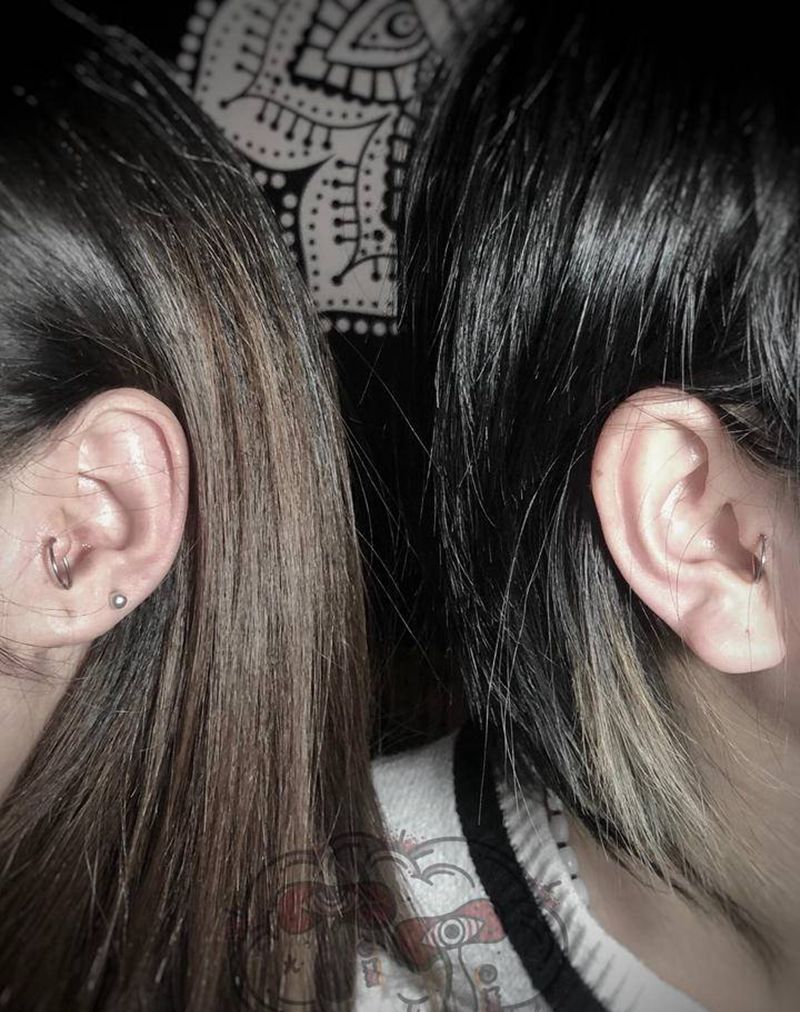 耳屏钉 耳骨钉纹身图片_穿刺纹身图案