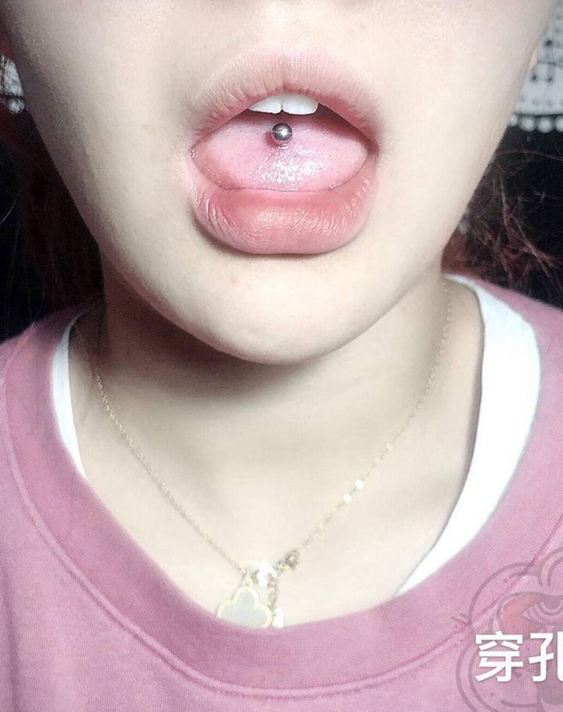 穿孔舌钉纹身图片_舌钉纹身图案
