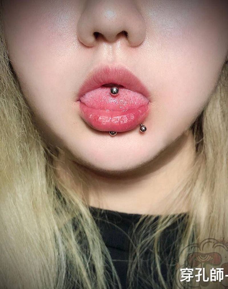 舌钉唇钉纹身图片_穿孔纹身图案
