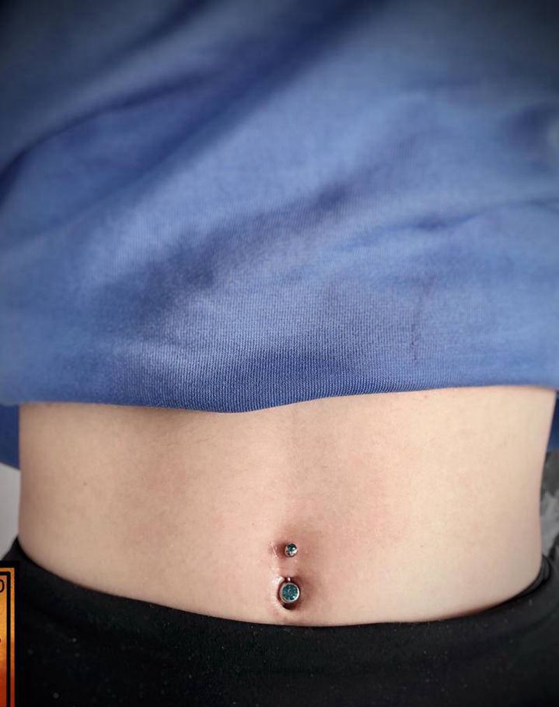 脐钉纹身图片_穿孔纹身图案