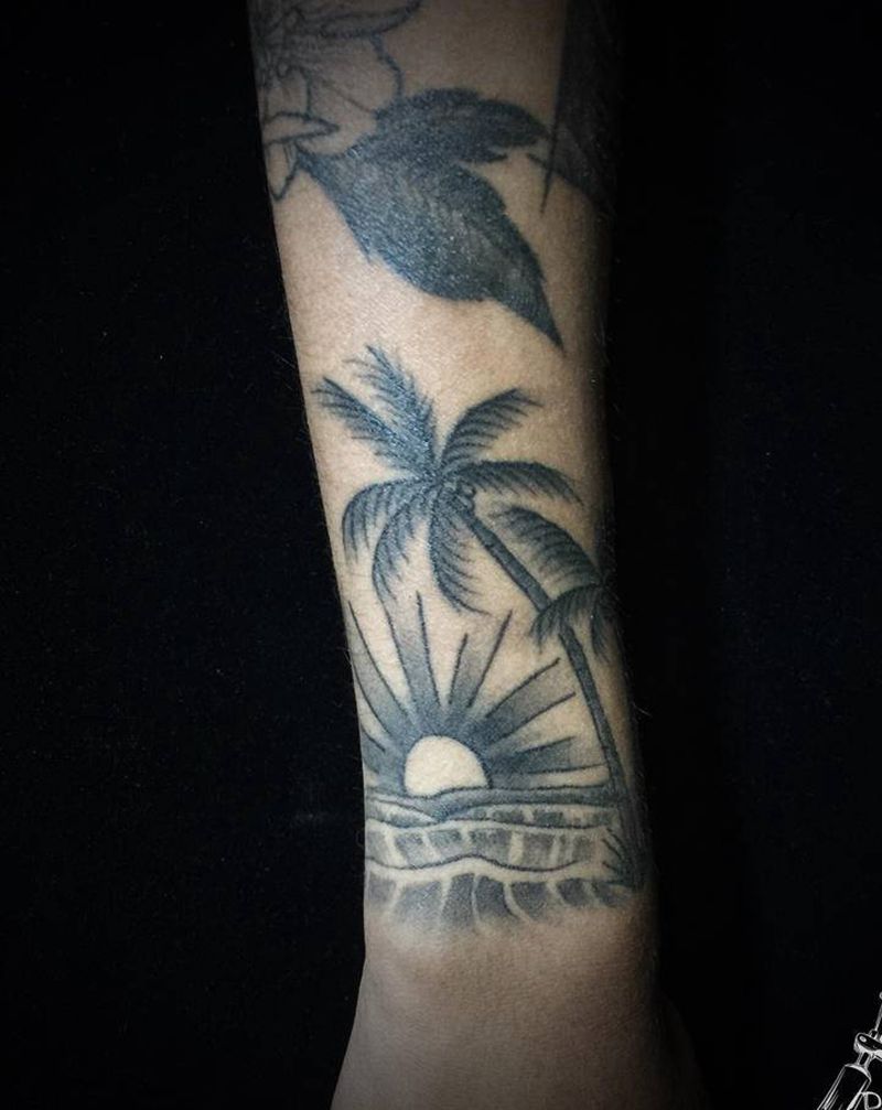 椰子树纹身图片_手臂Old School纹身图案