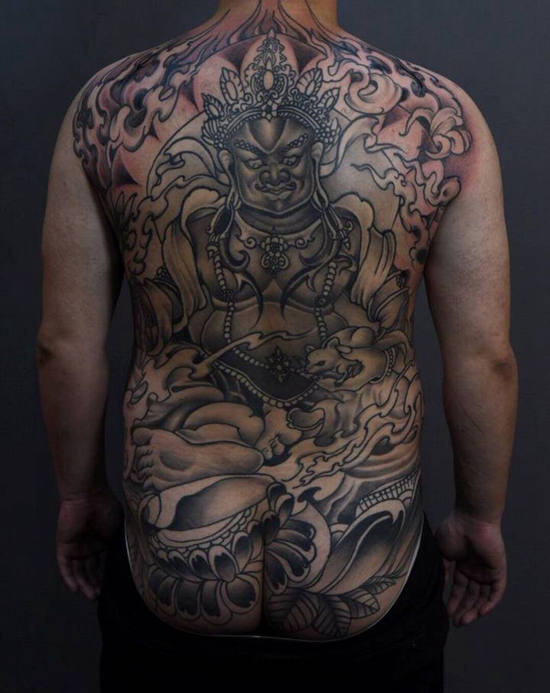 满背黄财神纹身图片_背部纹身图案