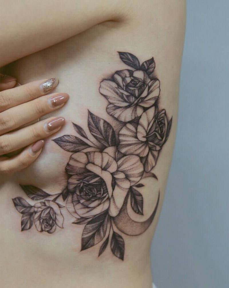 素花纹身图片_胸部腰部点刺纹身图案