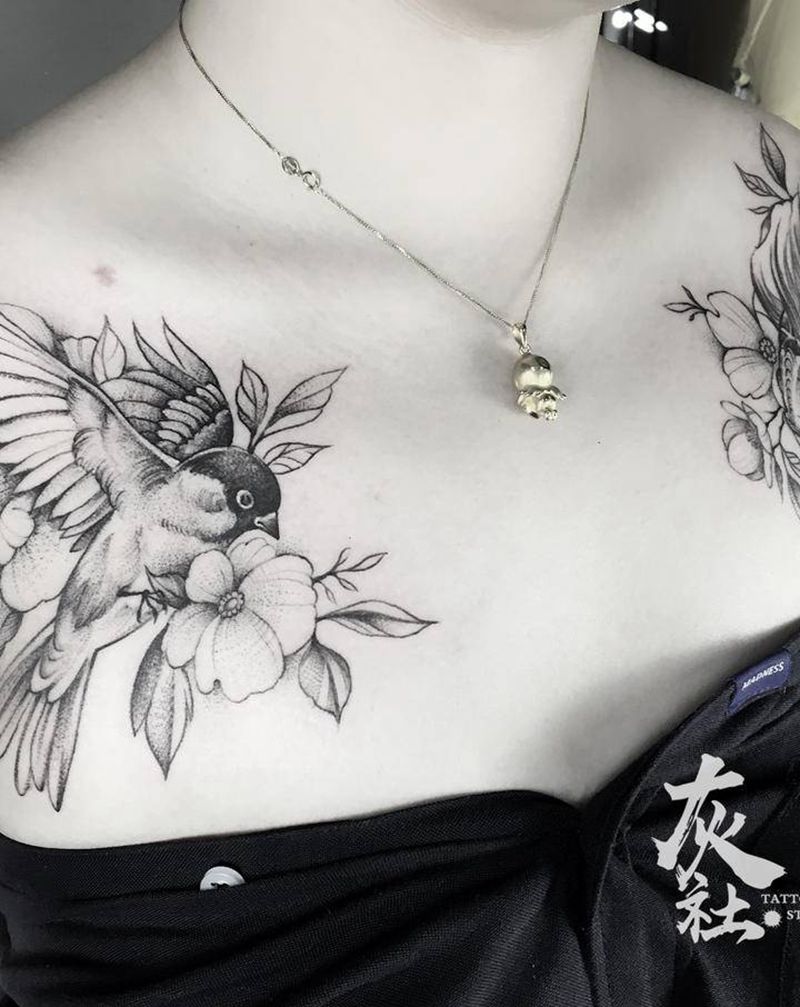 素花纹身图片_胸部点刺纹身图案