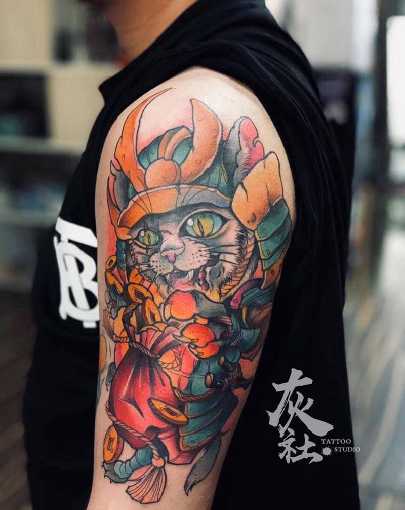 招财猫纹身图片_手臂New School招财猫钱袋纹身图案