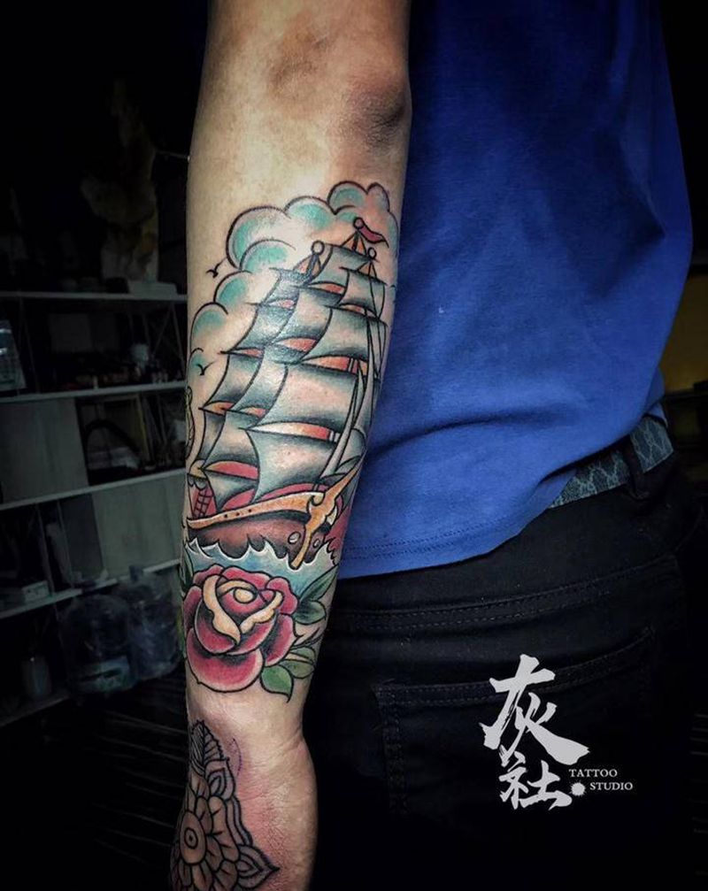 帆船纹身图片_手臂Old School帆船纹身图案