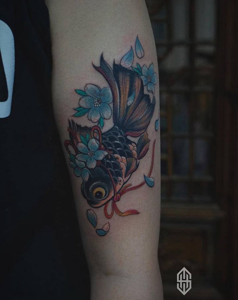 日式小金鱼纹身图片_手臂New School纹身图案