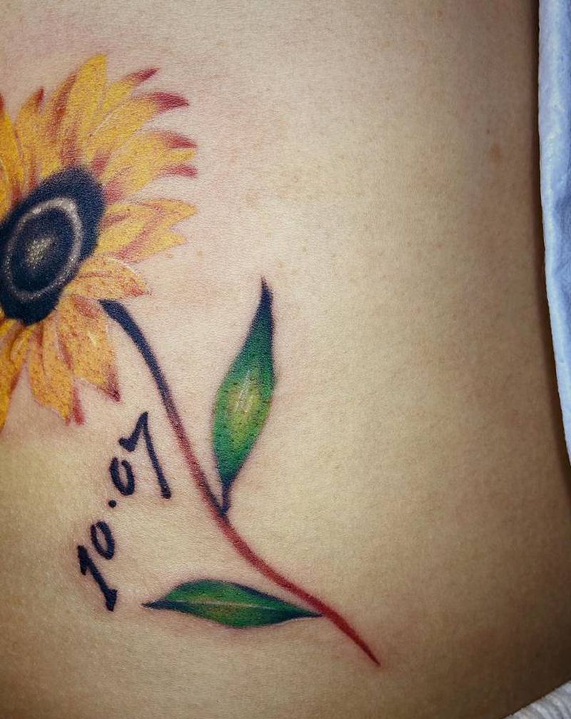 向日葵纹身图片_腹部欧美写实纹身图案