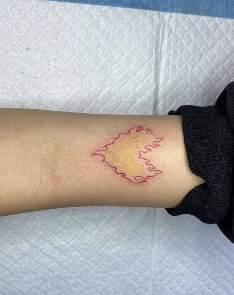 心 火？纹身图片_手臂几何点刺纹身图案