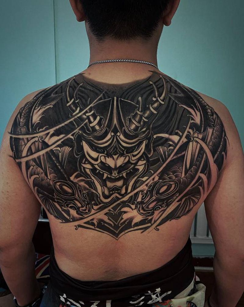 半背班诺纹身图片_背部新传统纹身图案
