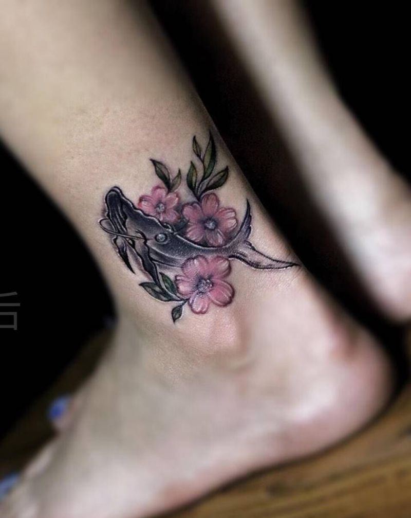 鲸鱼纹身图片_脚部水彩小清新 鲸鱼纹身图案