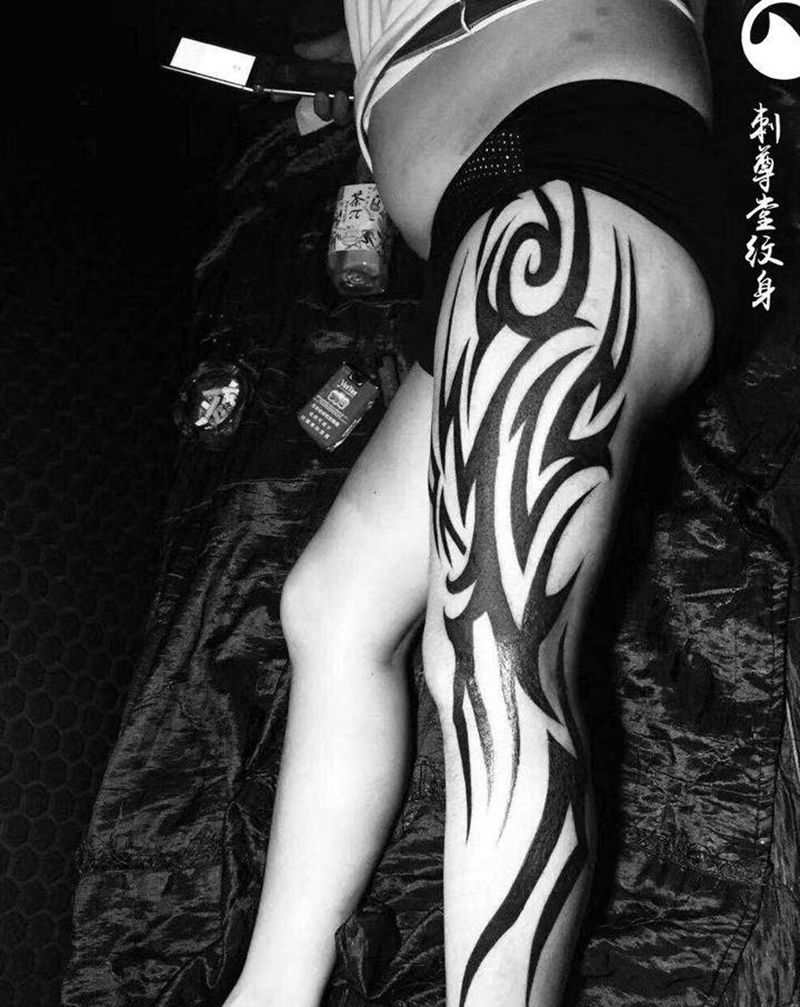 图腾纹身图片_腿部图腾纹身图案
