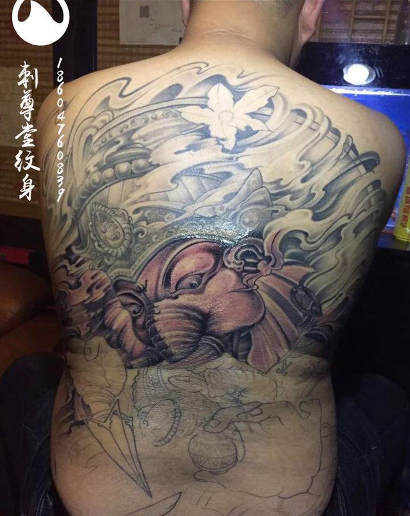 象神纹身图片_背部新传统纹身图案