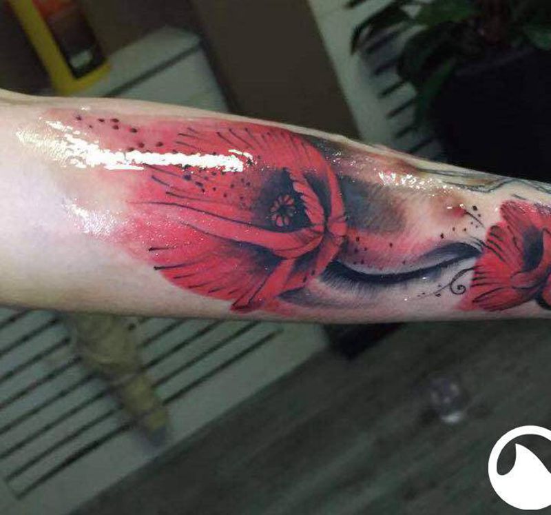 罂粟纹身图片_手臂水彩纹身图案