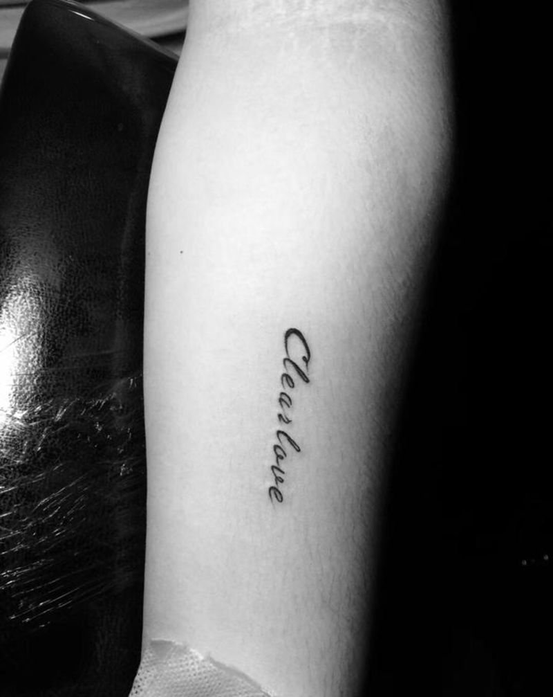 清新纹身图片_手臂花体字纹身图案