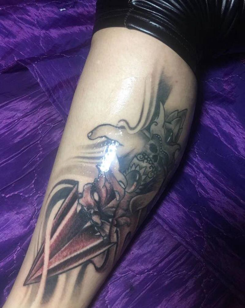 大雄纹身图片_腿部老传统纹身图案