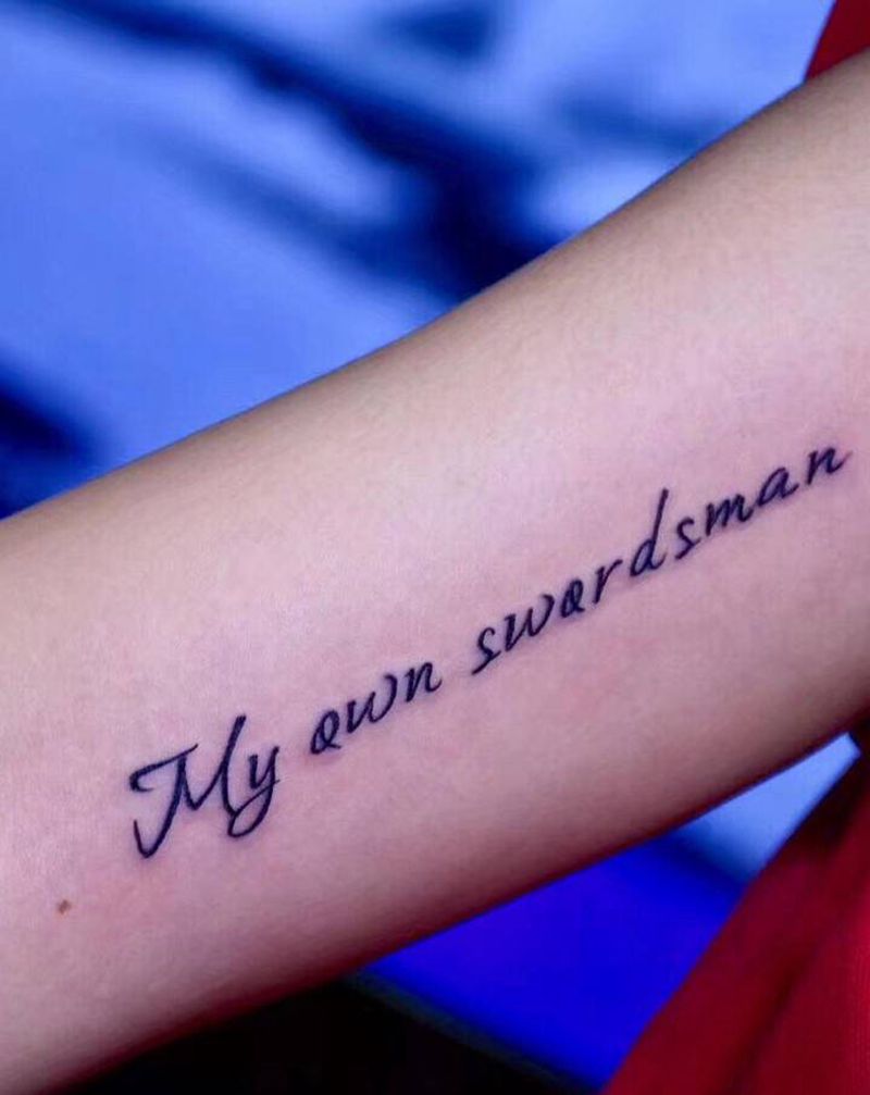 刺尊堂纹身-清晰字母纹身图片_手臂花体字纹身图案