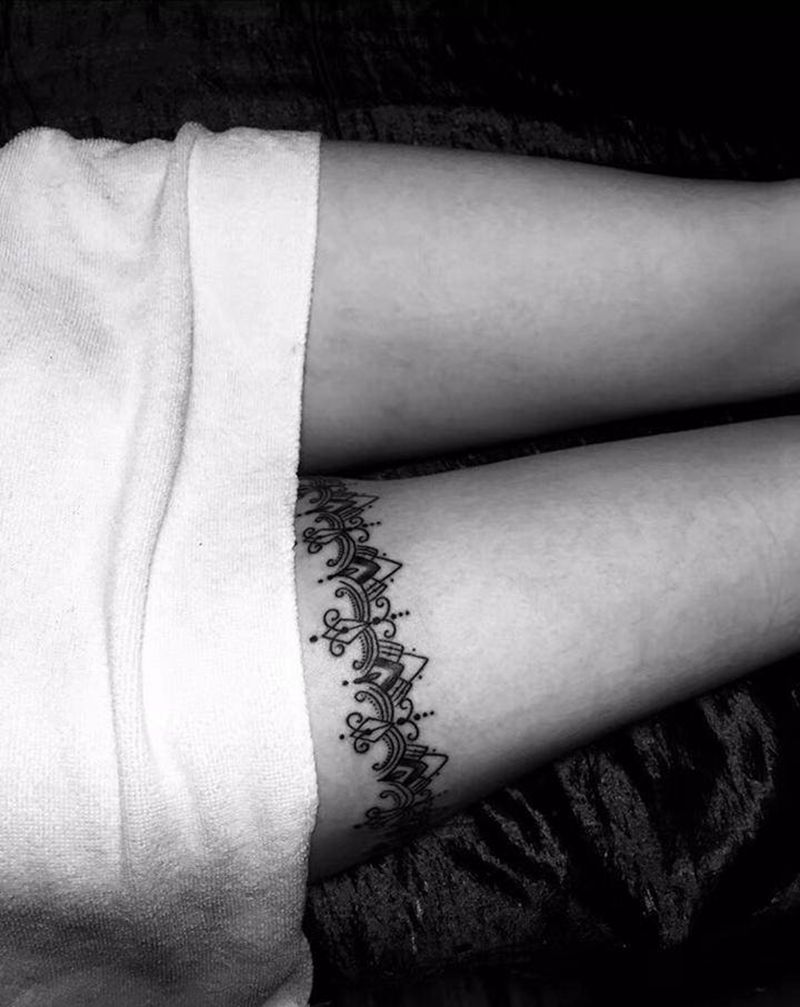 刺尊堂纹身-蕾丝纹身图片_腿部点刺几何纹身图案