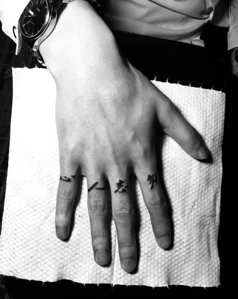 刺尊堂纹身纹身图片_手部老传统纹身图案