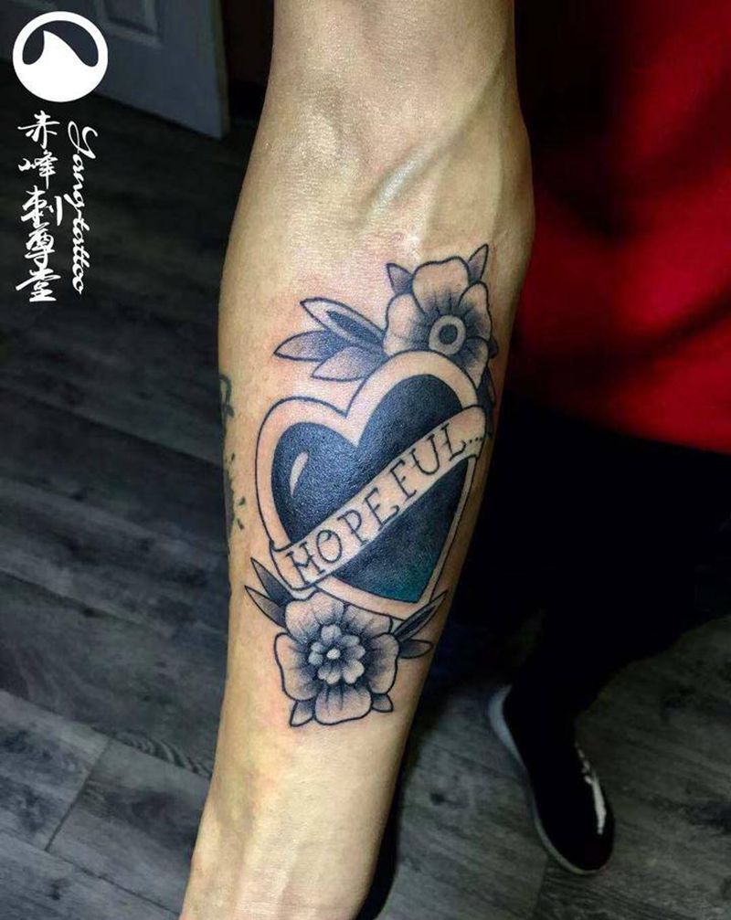 赤峰刺尊堂纹身图片_手臂Old School纹身图案