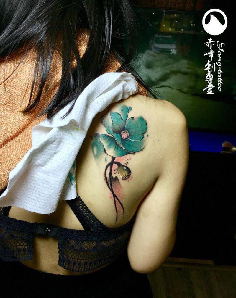 赤峰刺尊堂-荷纹身图片_背部水墨纹身图案