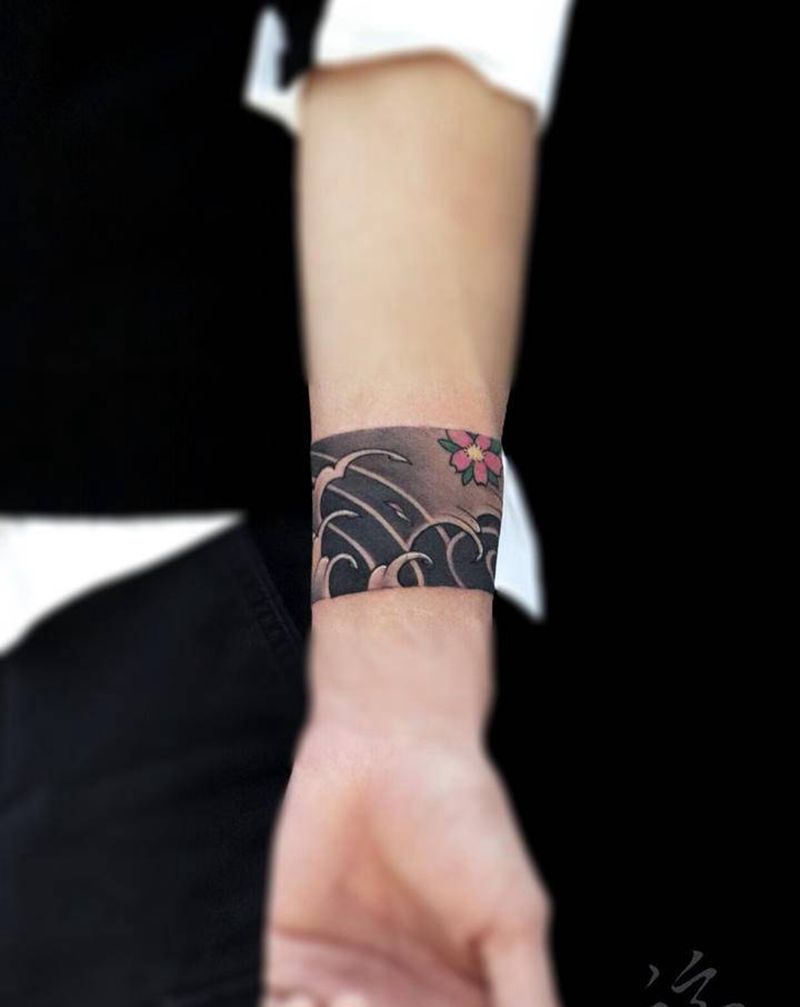 小臂环纹身图片_手臂老传统臂环日式手臂纹身图案