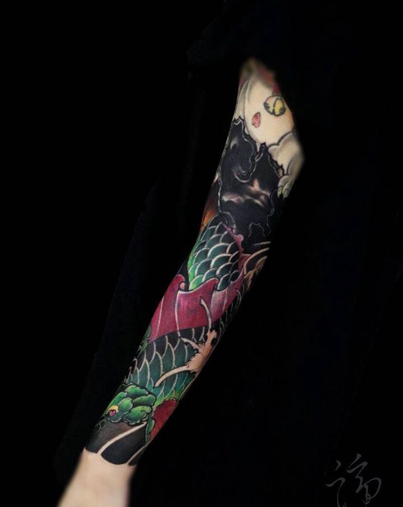 花臂 鲤鱼纹身图片_手臂新传统鲤鱼花臂彩色纹身图案