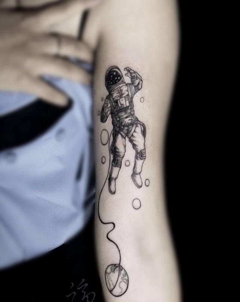 素描纹身图片_手臂几何宇航员小清新几何纹身图案