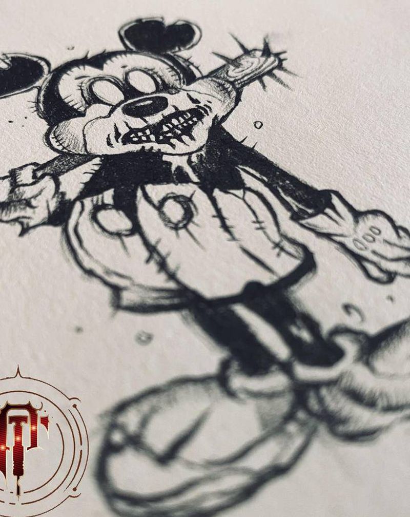 部分稿纹身图片_手臂腹部新传统New School暗黑米老鼠太阳纹身图案