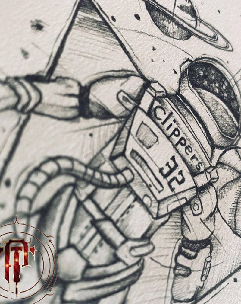 宇航员纹身图片_手臂新传统宇航员篮球纹身图案