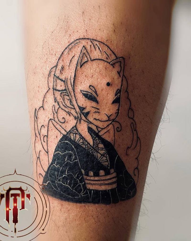 “新友难纹身图片_脚部新传统面具女纹身图案