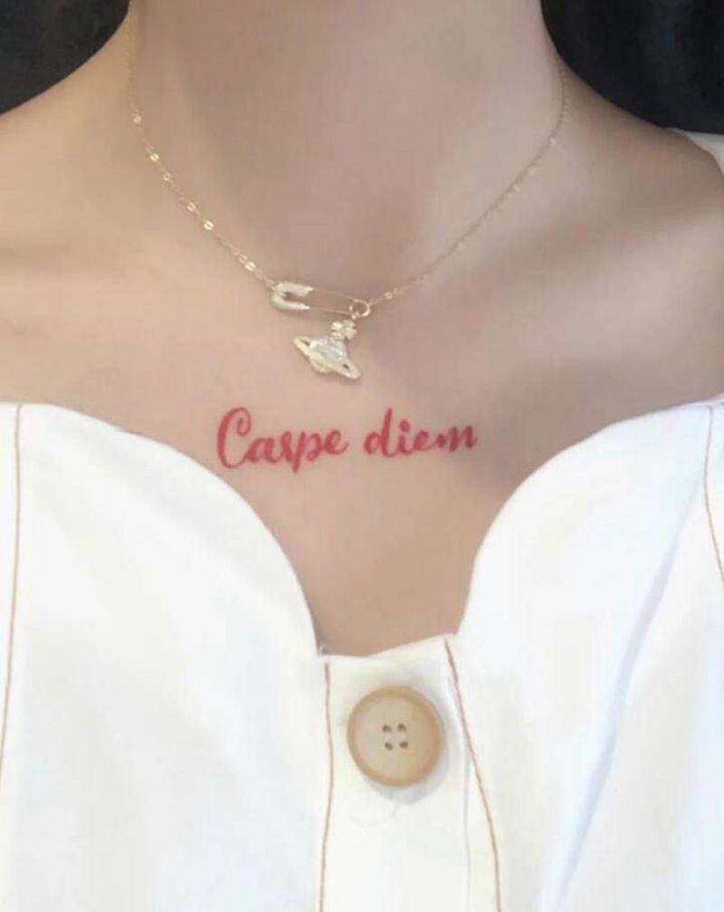 红纹身图片_颈部纹身图案