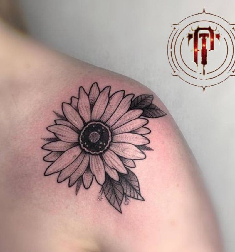 遮盖纹身图片_肩部点刺遮盖花纹身图案