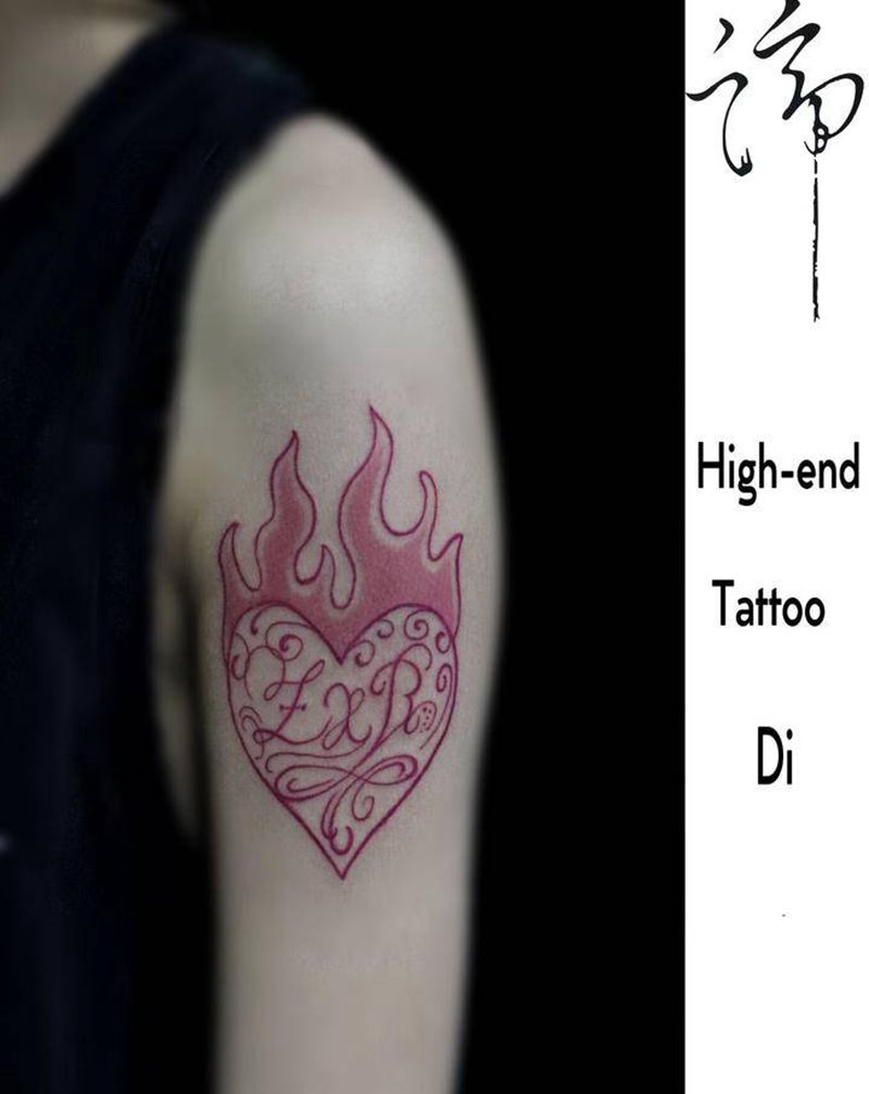花体字纹身图片_手臂花体字彩色花体字心形赤峰纹身图案