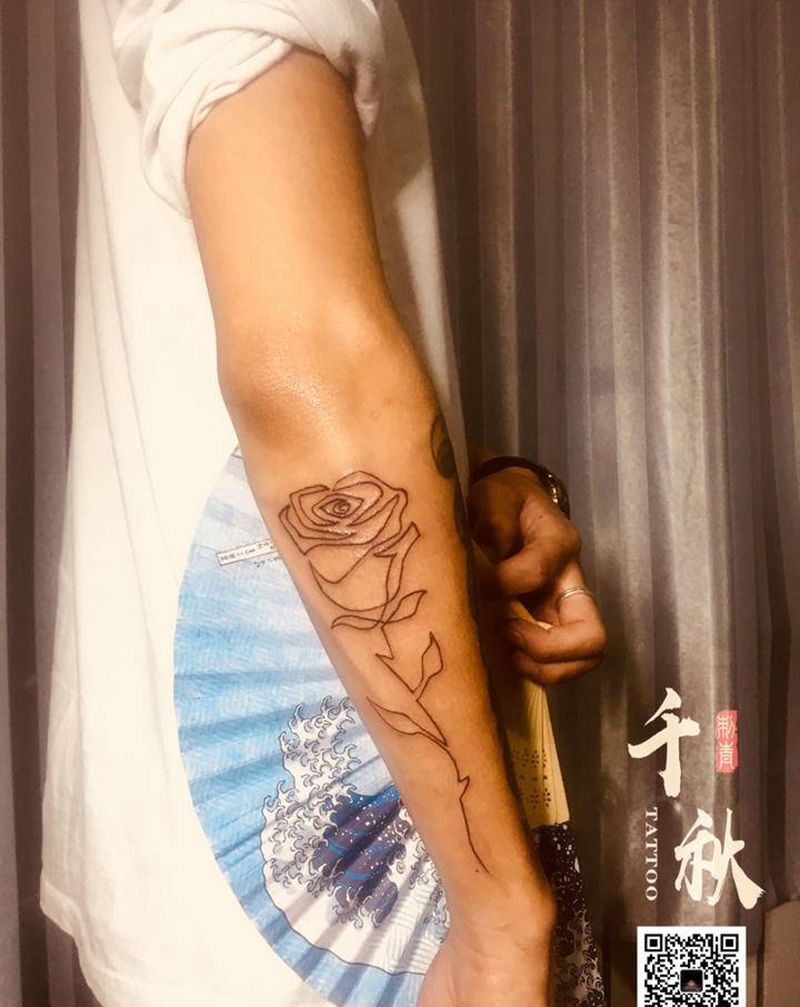 玫瑰纹身图片_手臂几何纹身图案