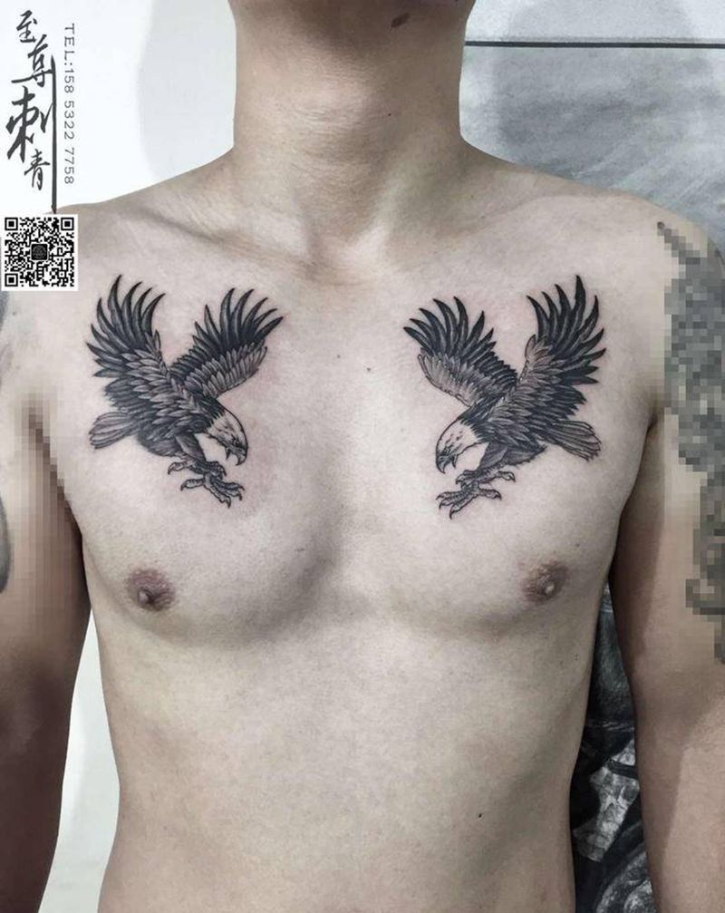 Oldschool鹰纹身图片_胸部Old School鹰纹身图案