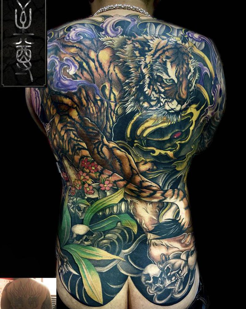 老虎遮盖纹身图片_背部新传统虎遮盖纹身图案