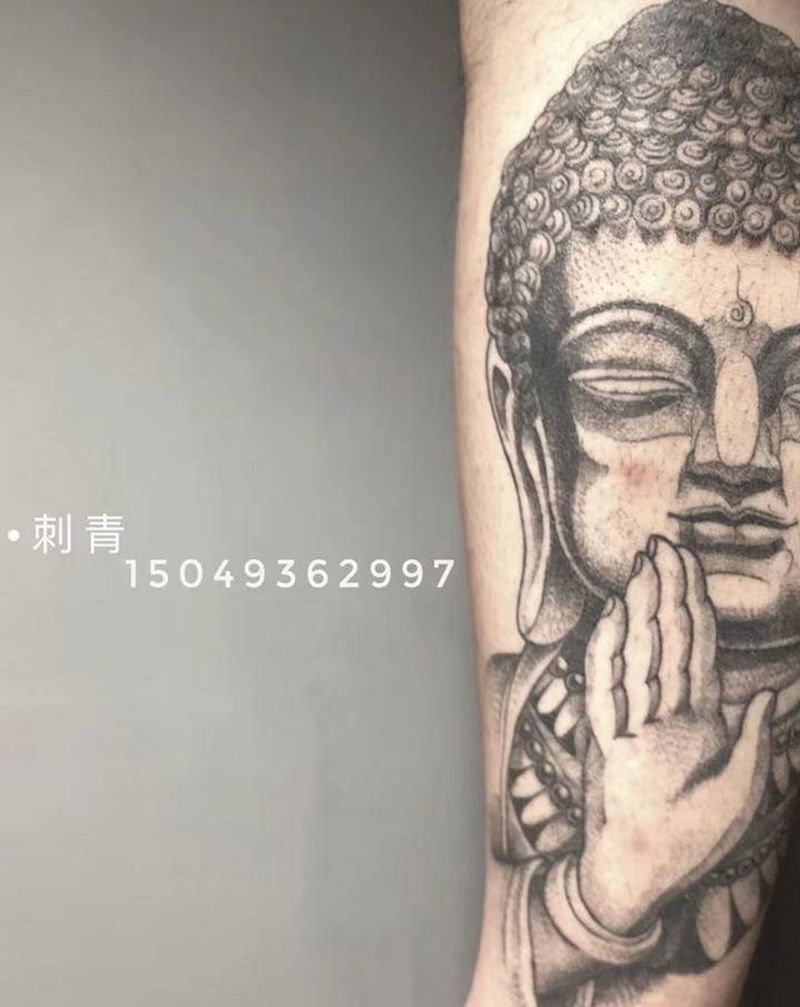 随缘纹身图片_腿部手臂点刺New School佛纹身图案