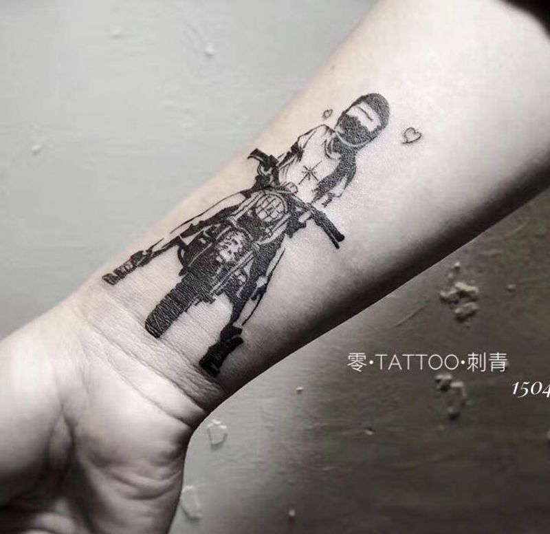 女骑士纹身图片_手臂New School点刺纹身图案