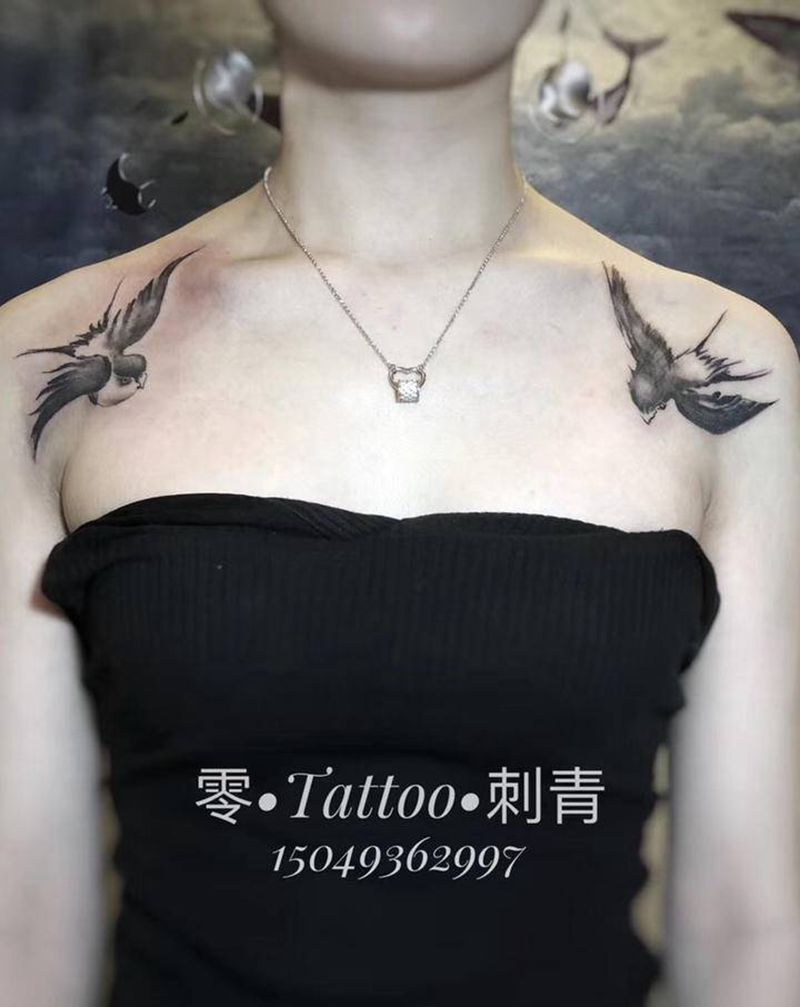燕纹身图片_肩部水墨纹身图案