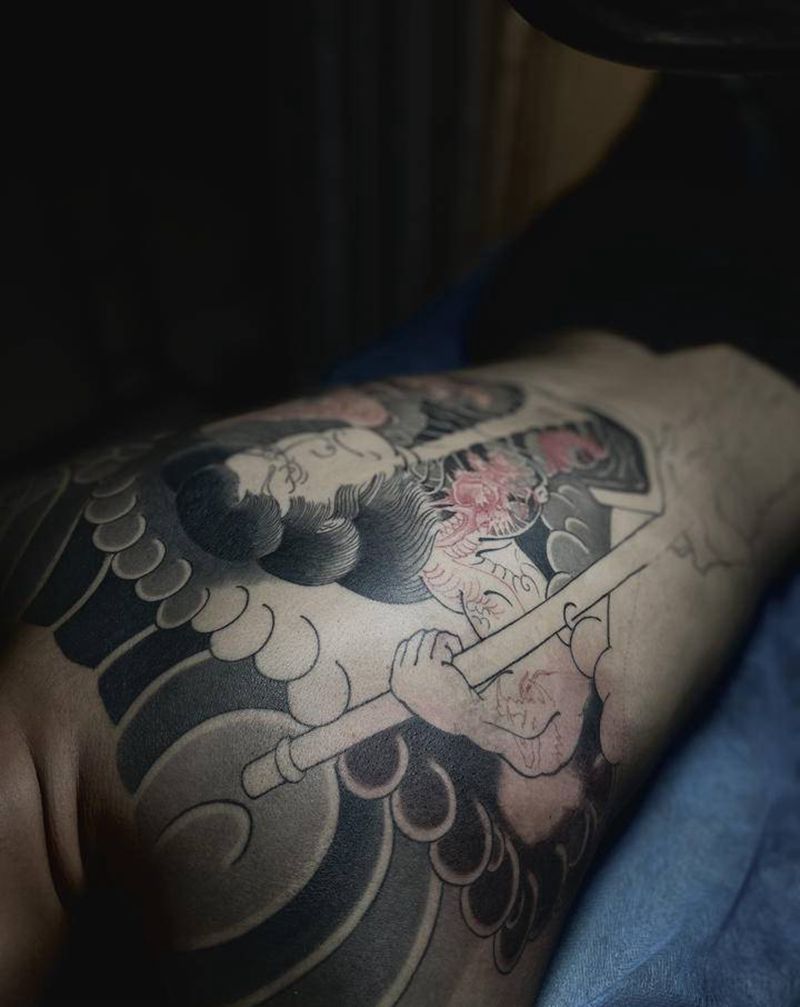 未完成作品纹身图片_背部老传统史进纹身图案